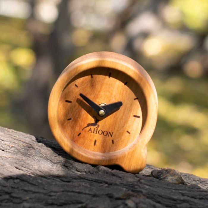 ساعت رومیزی چوبی عقربه ای