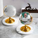 کره زمین کریستالی پایه طلایی با نقشه رنگی - Image 2