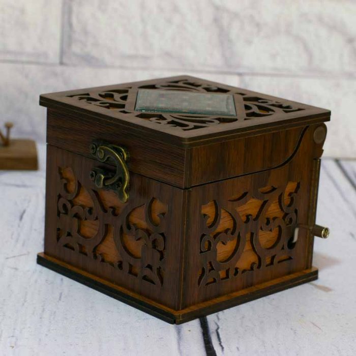 جعبه موزیکال چوبی با درب قفل شونده