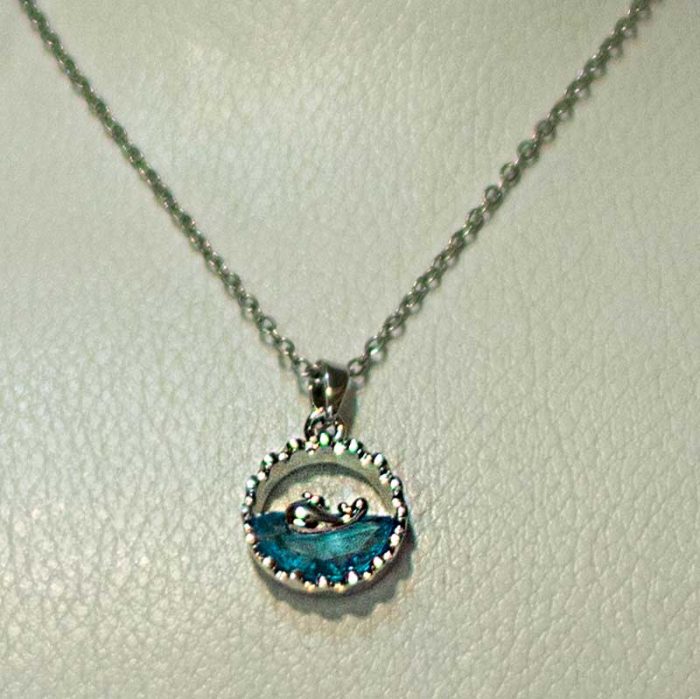 گردنبند وال و دریا