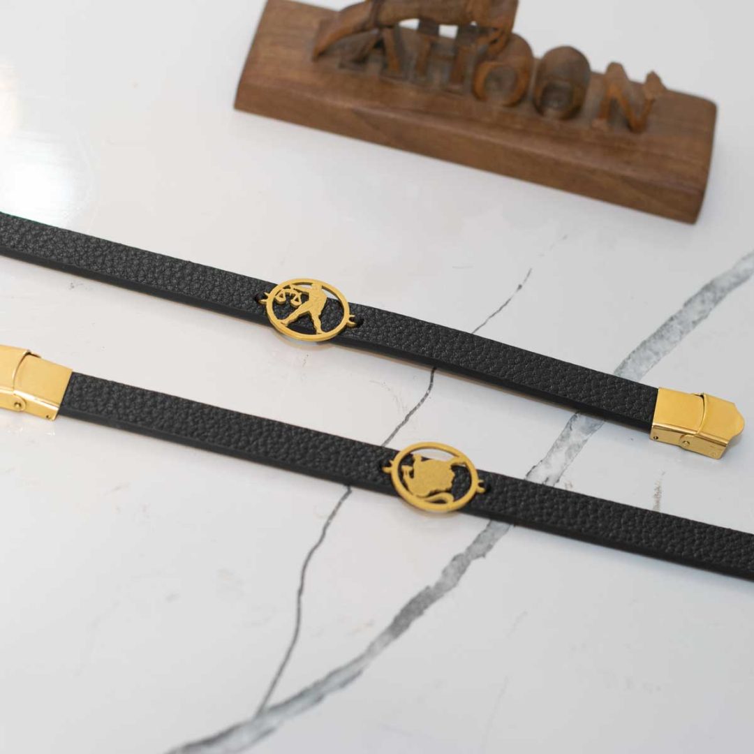 دستبند چرمی استیل پلاک طلایی رنگ