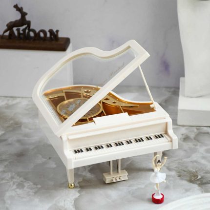 رقصنده بالرین موزیکال کوکی