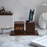 ساعت دیحیتال و جا قلمی طرح چوب