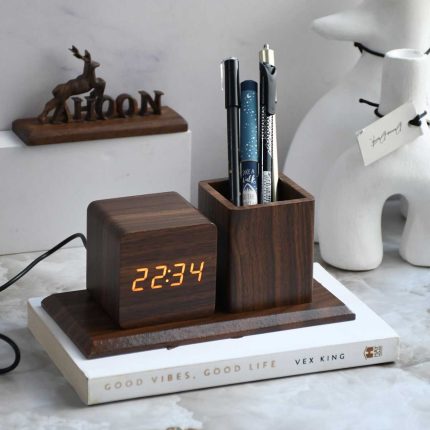 ساعت و جا قلمی طرح چوب