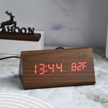 ساعت دیجیتال رومیزی طرح چوب