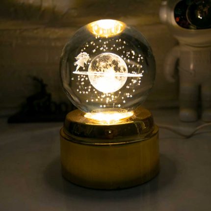 گوی چرخان ماه و دختر