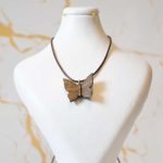گردنبند چوبی پروانه