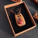 گردنبند چوبی طرح گربه