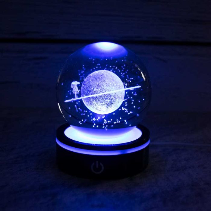 گوی ماه و دختر