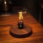 لامپ معلق مغناطیسی