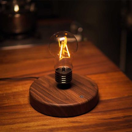 لامپ معلق مغناطیسی