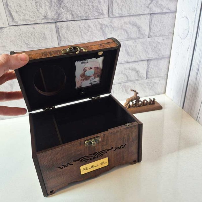جعبه موزیکال چوبی مدل صندوق قدیمی - Image 3