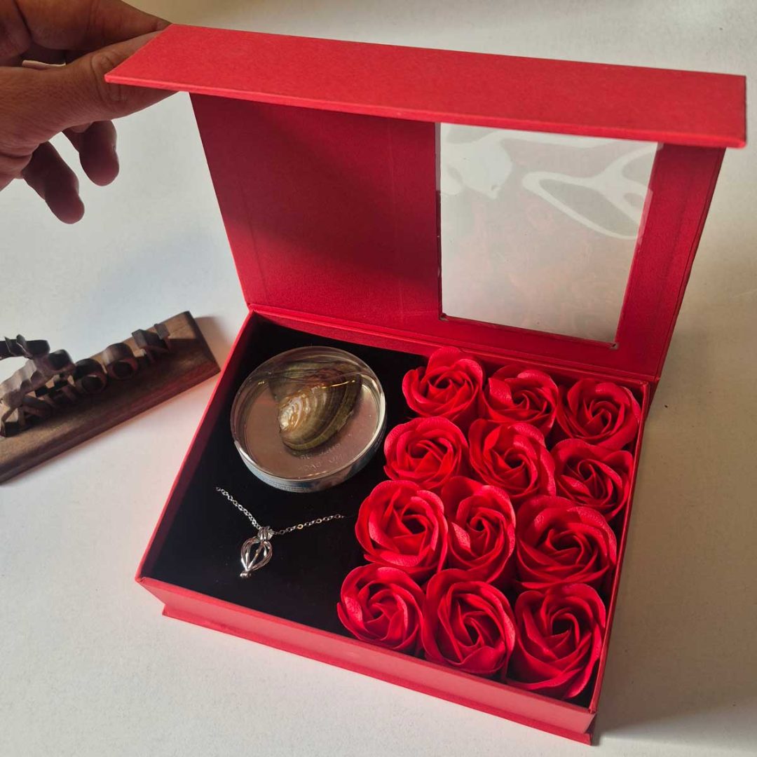 پک مروارید عشق با گل رز