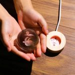 قیمت و خرید چراغ رومیزی مدل گوی شیشه ای طرح لاکپشت و ماه